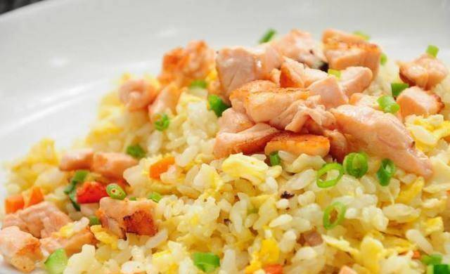 三文鱼炒饭.png